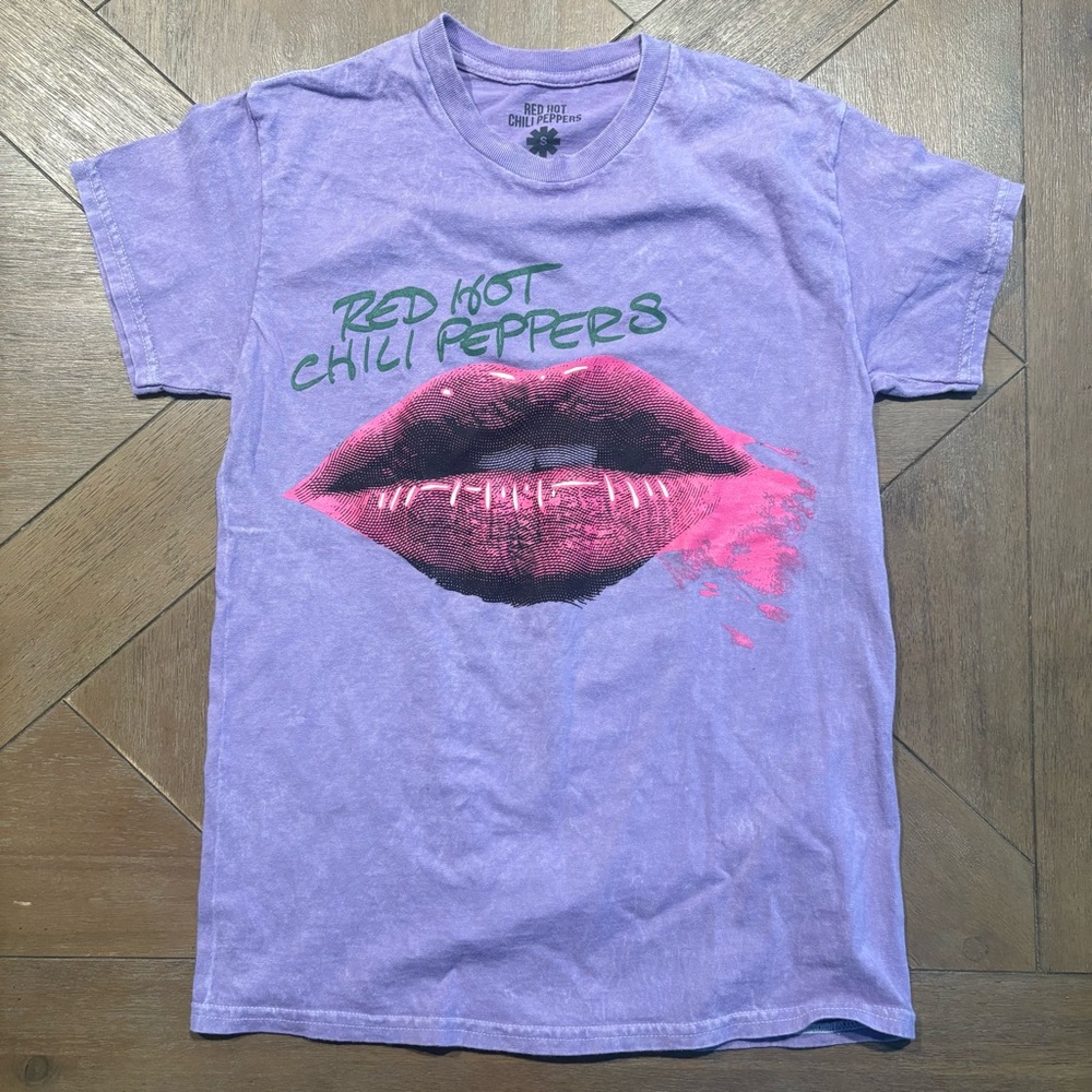 Red Hot Chili Peppers Lips Purple Rock T-Shirt Size Small